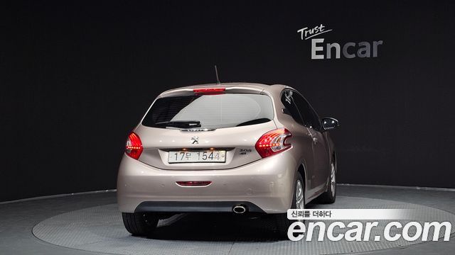 Peugeot 208 2013 — photo 4