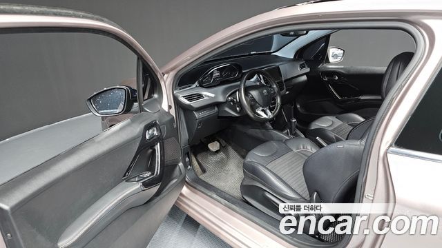 Peugeot 208 2013 — photo 10