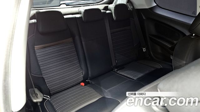 Peugeot 208 2013 — photo 12