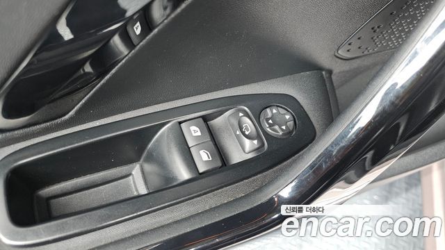 Peugeot 208 2013 — photo 13