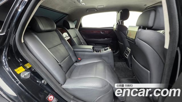 Hyundai Equus 2015 — photo 19