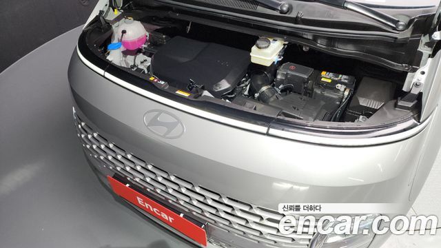 Hyundai Staria 2025 — photo 6