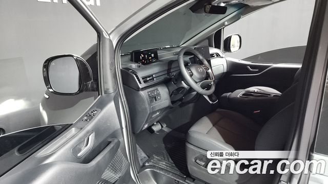 Hyundai Staria 2025 — photo 10