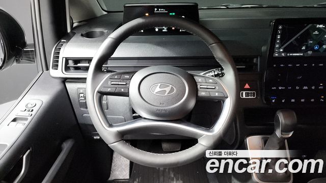 Hyundai Staria 2025 — photo 13