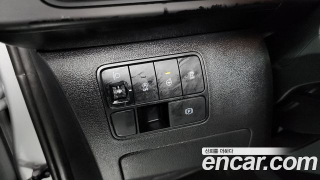 Hyundai Staria 2025 — photo 18