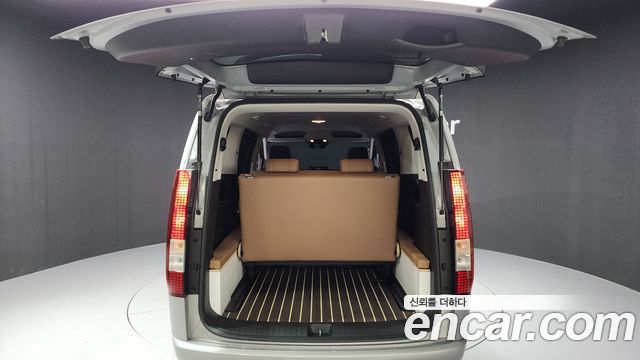 Hyundai Staria 2025 — photo 20
