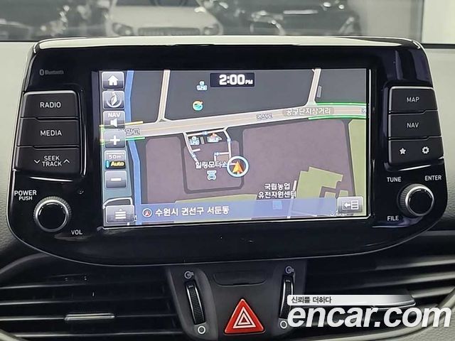 Hyundai i30 2018 — photo 14
