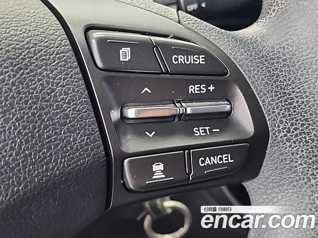 Hyundai i30 2018 — photo 16