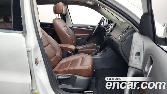 Volkswagen Tiguan 2016 — photo 11