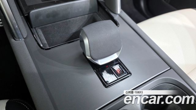 Land Rover Discovery Sport 2025 — photo 9