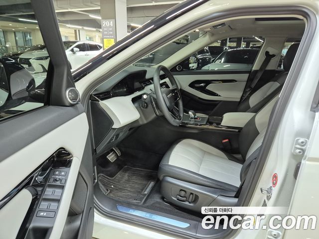 Land Rover Range Rover Evoque 2025 — photo 8