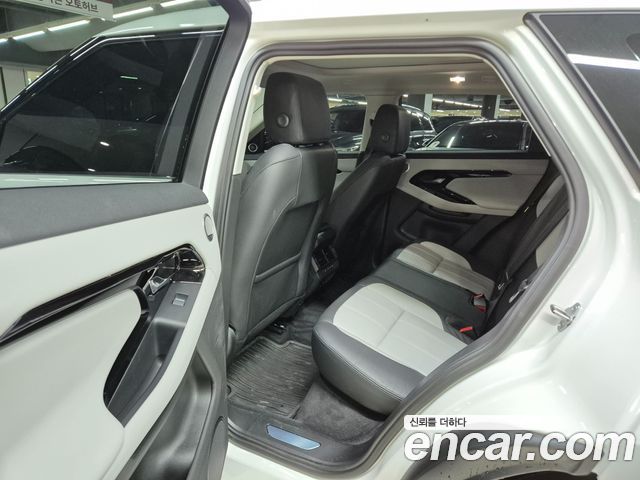 Land Rover Range Rover Evoque 2025 — photo 9