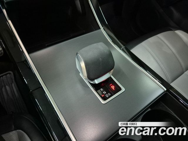Land Rover Range Rover Evoque 2025 — photo 12