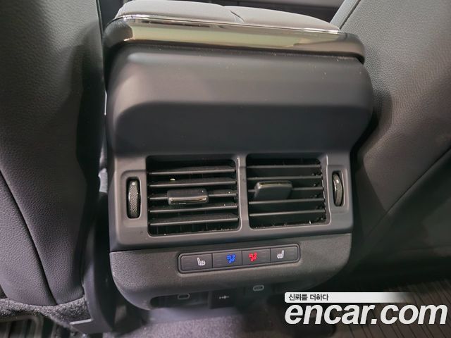Land Rover Range Rover Evoque 2025 — photo 18