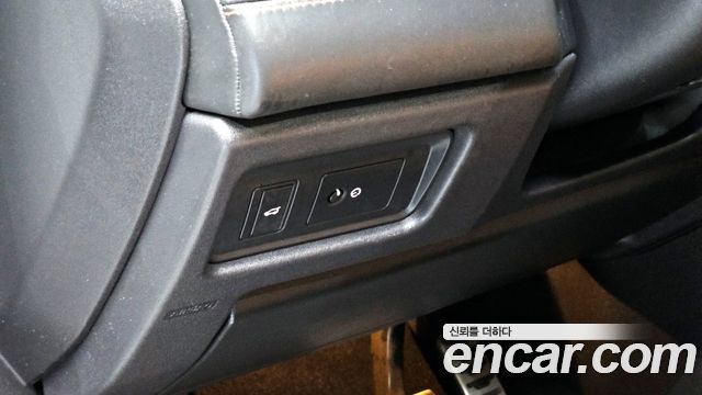 Land Rover Discovery Sport 2018 — photo 14