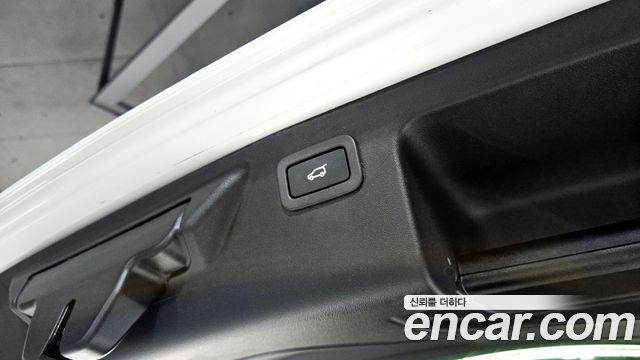 Land Rover Discovery Sport 2018 — photo 20
