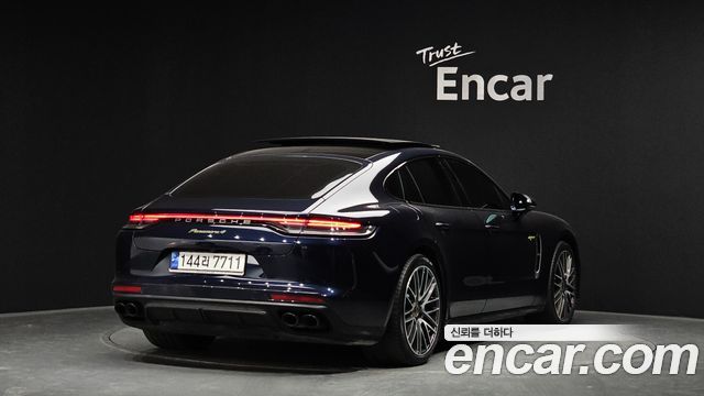 Porsche Panamera 2023 — photo 2