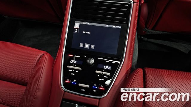 Porsche Panamera 2023 — photo 19