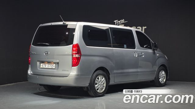 Hyundai Starex 2017 — photo 2