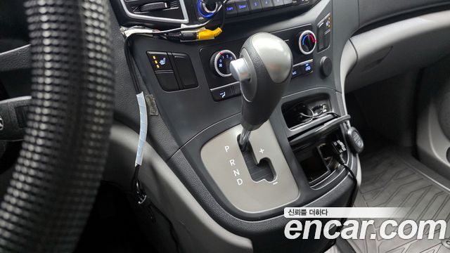 Hyundai Starex 2017 — photo 9