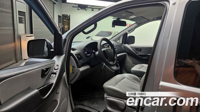 Hyundai Starex 2017 — photo 10