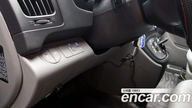 Hyundai Starex 2017 — photo 15