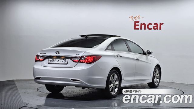 Hyundai Sonata 2010 — photo 2