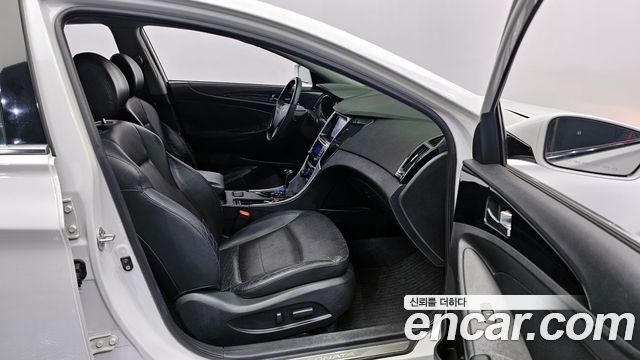 Hyundai Sonata 2010 — photo 11