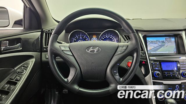 Hyundai Sonata 2010 — photo 13