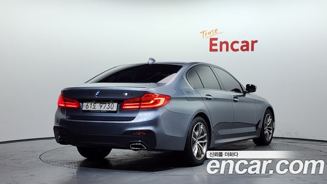 BMW 5-Series 2017 — photo 2