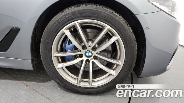 BMW 5-Series 2017 — photo 5