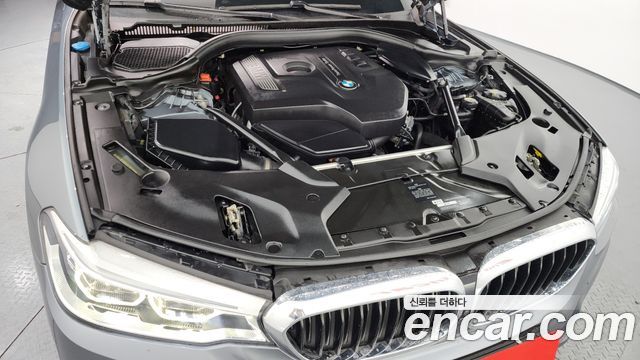 BMW 5-Series 2017 — photo 6