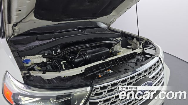 Ford Explorer 2020 — photo 6