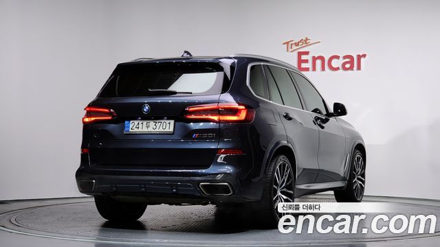 BMW X5 2021 — photo 2
