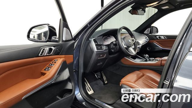 BMW X5 2021 — photo 10