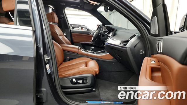 BMW X5 2021 — photo 11