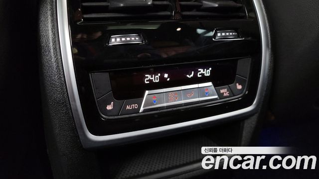 BMW X5 2021 — photo 19
