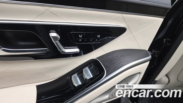 Mercedes-Benz S-Class 2022 — photo 18