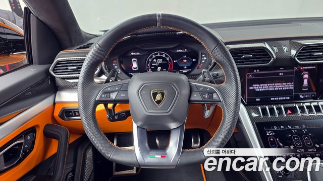 Lamborghini Urus 2024 — photo 13