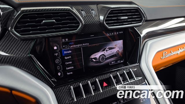 Lamborghini Urus 2024 — photo 16