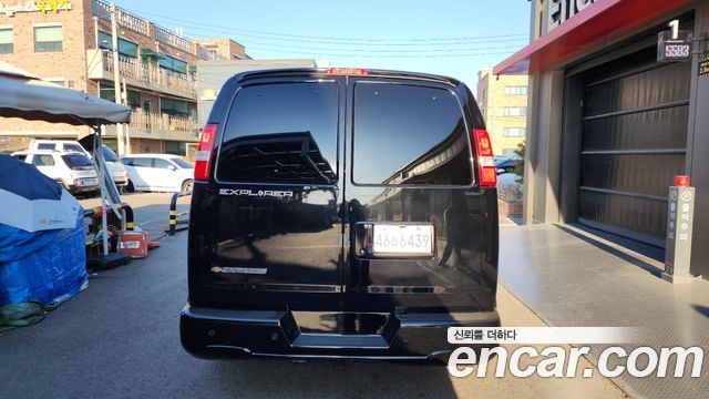 Chevrolet Express Van 2024 — photo 4
