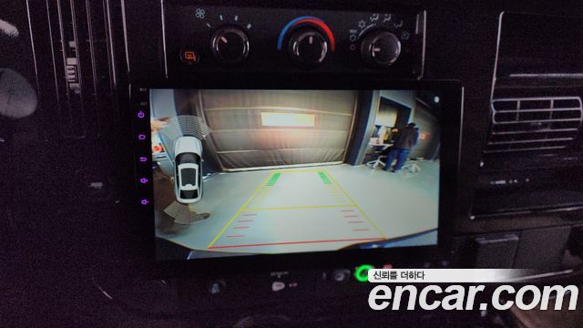 Chevrolet Express Van 2024 — photo 15