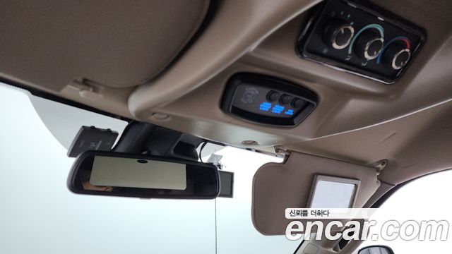 Chevrolet Express Van 2024 — photo 19