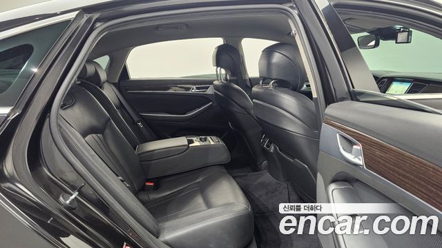 Genesis G80 2018 — photo 12