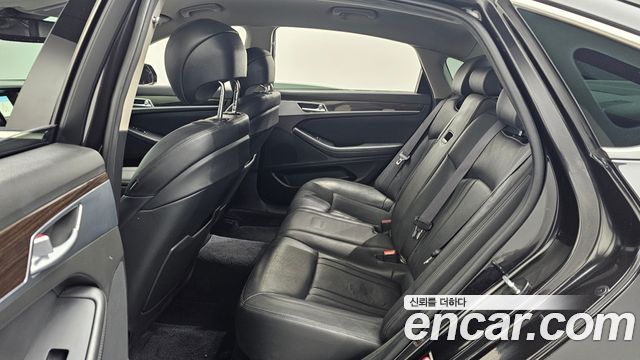 Genesis G80 2018 — photo 13