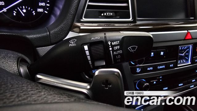 Genesis G80 2018 — photo 18