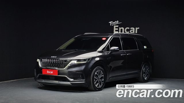 Kia Canival 2023 — photo 1