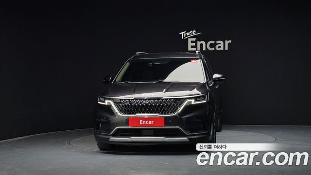 Kia Canival 2023 — photo 3