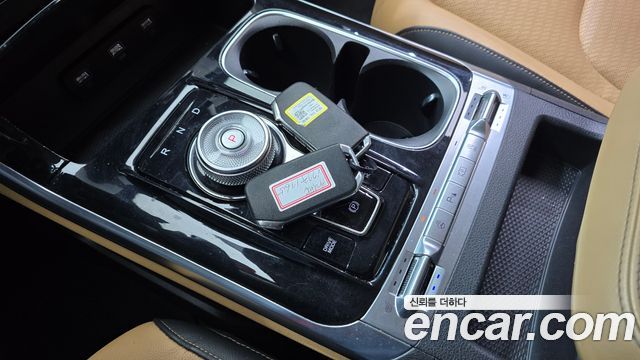 Kia Canival 2023 — photo 9