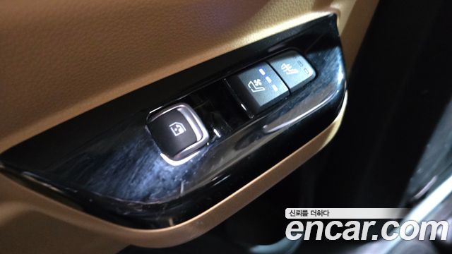 Kia Canival 2023 — photo 19